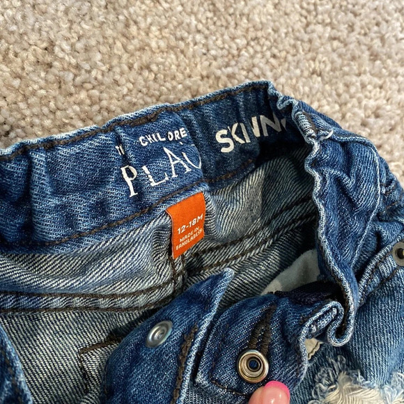 Distressed jean shorts - Picture 2 of 2